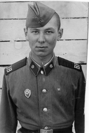 Юрий Асланьян во время службы в армии